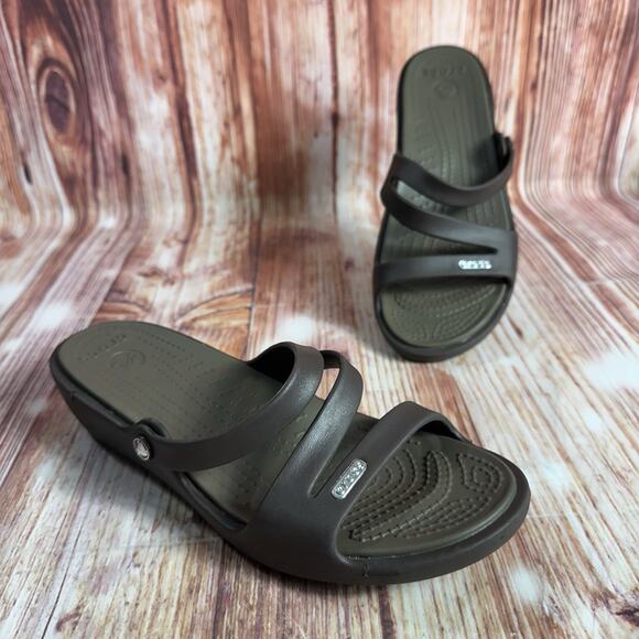 Crocs PATRICIA Size 8 Brown Low Wedge Heel Triple 3 Strap Slides Sandals Shoes - Picture 1 of 9